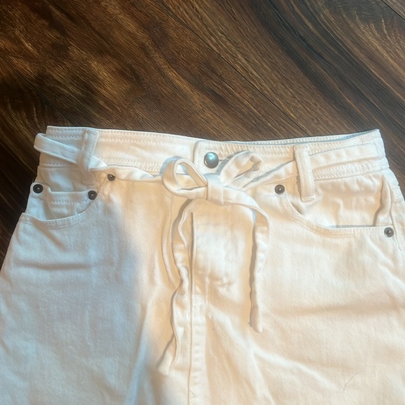Super cute white denim mini skirt size 0 by BB Dakota - Picture 2 of 4